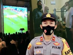 Seru,! Momen Nobar Liga AFF, Polsek Seunagan Ajak Warga Ikut Vaksinasi di Tempat.