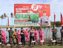 Tanam Mangrove, Kapolres Aceh Barat Ajak Masyarakat Tanamkan Rasa Kepedulian  Lingkungan