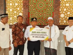 Pj Bupati Aceh Jaya Kunjungi Dayah, Salurkan Dana CSR Bank Aceh Secara Simbolis