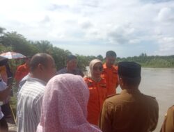 PJ Bupati Nagan Raya Tinjau Lokasi Erosi Krueng Lamie dan Berikan Bantuan