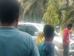 Warga Babah Dua Blokir Jalan Kebun Menuju Perusahaan PT Pajar Baizury