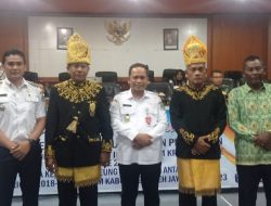 Pj Bupati Aceh Jaya Lantik Imum Mukim dan Keuchik PAW