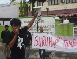 Peringati Hari Buruh Sedunia, SMUR Aceh Barat Tuntut Pemerintah Hapuskan UU Ciptaker