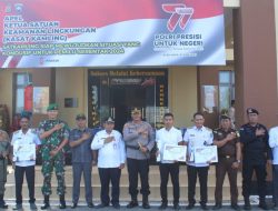 Pimpin Apel Sat Kamling, Pj Bupati Aceh Jaya Berikan Piagam dan Hadiah Pemenang Lomba Satkamling Polres