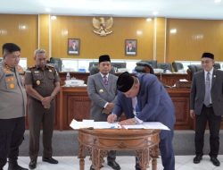 Hadiri Paripurna Ke XVI, Pj Bupati Aceh Jaya Sampaikan Pertanggungjawaban Anggaran 2022 dan KUA-PPAS 2024