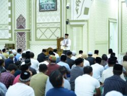 Dr. A. Murtala, M. Si., Malam Pertama Ramadhan 1445 H, Ikut Jamaah Tarawih Bersama di Mesjid Agung Calang