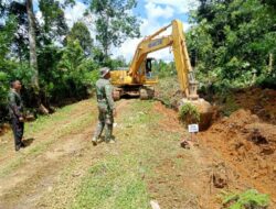 Hari Ke-2 Satgas TMMD Reguler Kodim 0116/Nara Normalisasi Jalan Penghubung Antar Desa