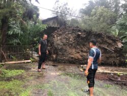 Angin Kencang Disertai Hujan Lebat Melanda Sejumlah Wilayah Aceh Jaya, Mengakibatkan Pohon Tumbang dan Banjir