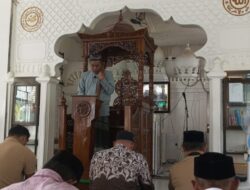 Kadis Syariat Islam Aceh Jaya Jadi Khatib Jum’at di Masjid Babul Huda Seuneubok Padang 