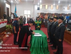 Tiga Pimpinan Definitif DPRK Nagan Raya Diangkat Sumpah 