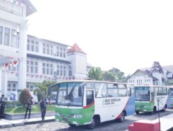 Pemkab Aceh Jaya Luncurkan Bus Sekolah Gratis Bagi Siswa