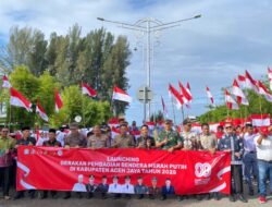 Pemkab Aceh Jaya Launching Gerakan Pembagian Bendera Merah Putih