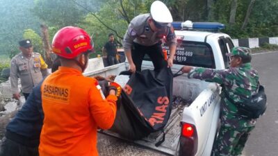 Rem Blong, Truk CPO dan Trado Terjun Jurang Paro, Satu Tewas Tiga Luka
