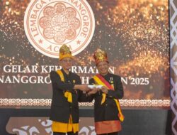 Wali Nanggroe Anugerahi Gelar Kehormatan untuk Mendagri Tito Karnavian