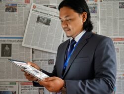 ‎Esai Sastra: Sunyi di Antara Halaman yang Tak Terbuka