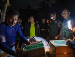 Terobos Gelap Aceh Tamiang, Mualem Salurkan Bantuan Bencana