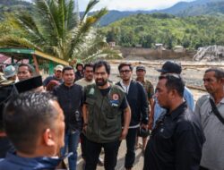 Mualem Tinjau Kerusakan Parah di Beutong Ateuh Banggalang Terpa Banjir