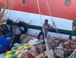 Bantuan Kemanusiaan Dari Aceh Jaya Tiba di Aceh Timur,  Pembongkaran Tengah Laut