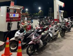 Krisis BBM Sepekan, Antrean Panjang Masih Terjadi di SPBU Pidie