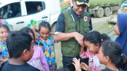 Wabup Muslem D Hadir, Anak-anak Korban Banjir Aceh Tamiang Tersenyum Lagi