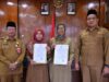 Sekda Aceh Jaya Serahkan Dua Surat Perintah Plt, Pastikan Layanan Publik Tetap Optimal