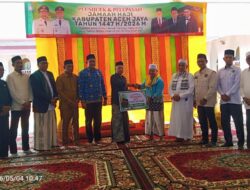 Bupati Aceh Jaya Peusijuek dan Lepas Keberangkatan 58 JCH Menunaikan Ibadah Haji 