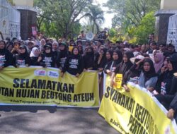 Warga Beutong Ateuh Kepung Kantor Bupati Tolak Keberadaan Tambang